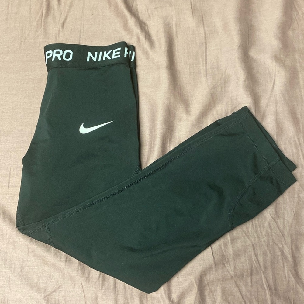 Nike Pro capri leggings, size small women